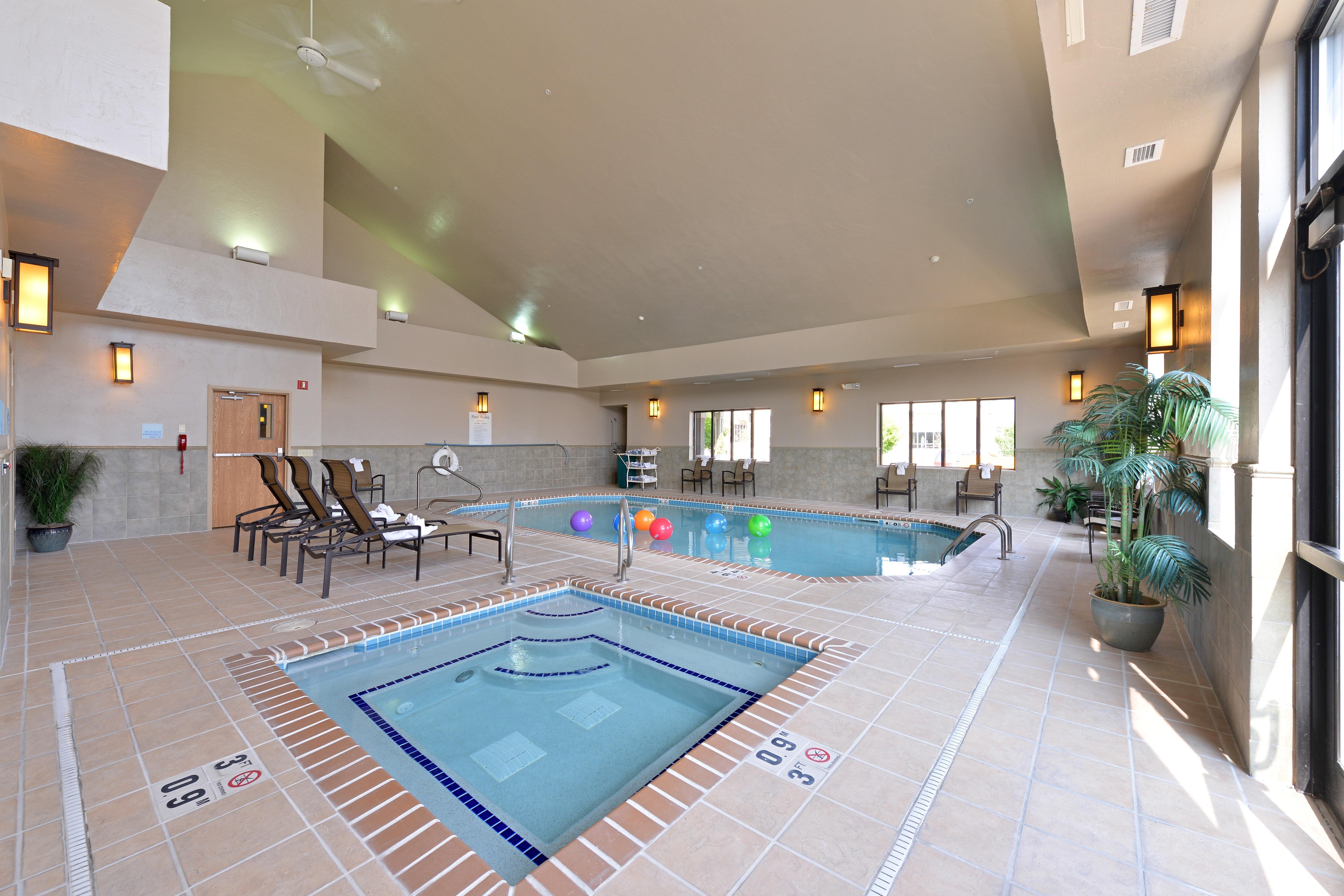 Holiday Inn Express Hotel & Suites Gillette By Ihg Exterior foto