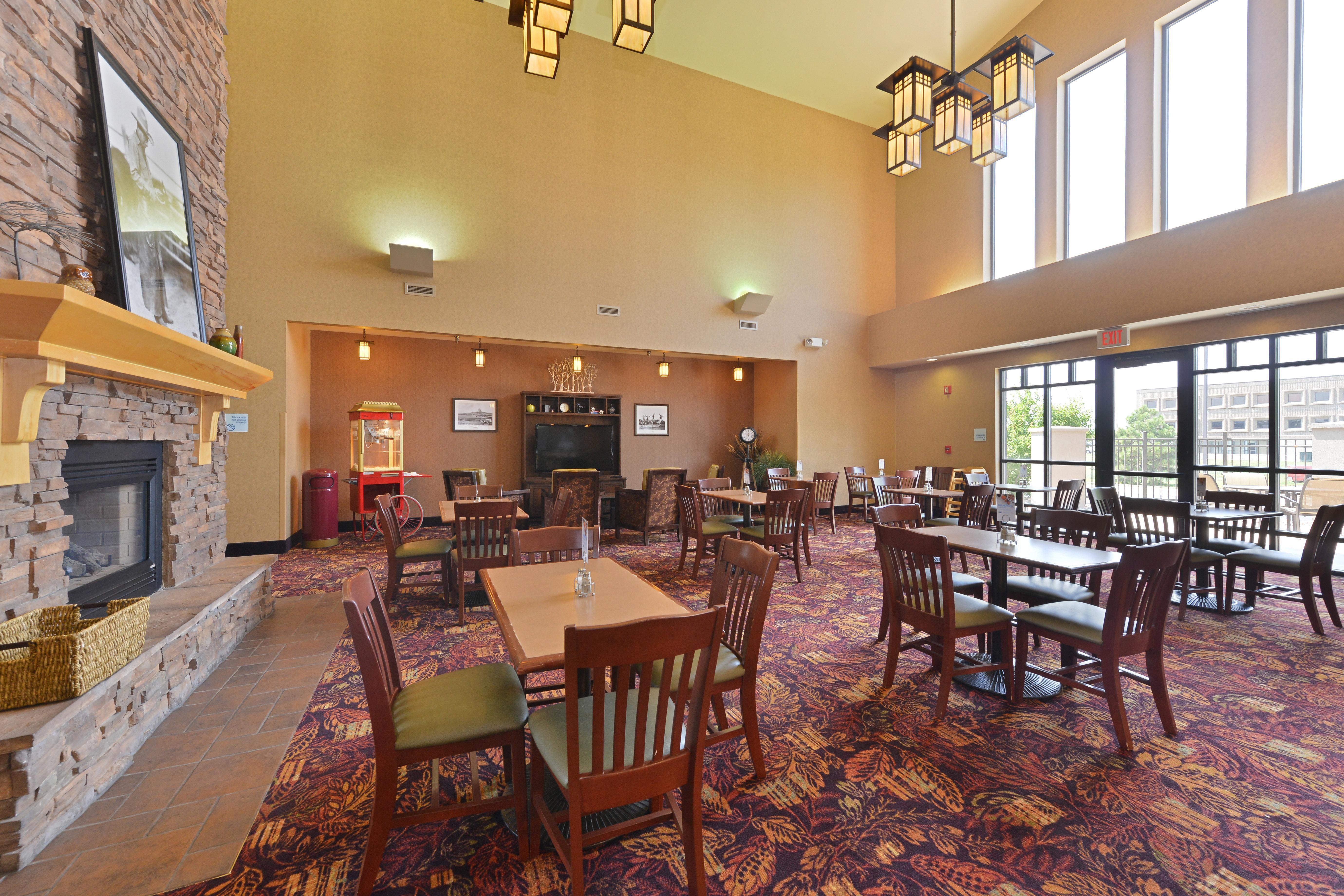 Holiday Inn Express Hotel & Suites Gillette By Ihg Exterior foto